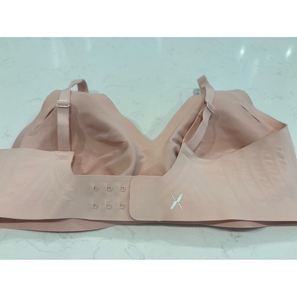 Knix Bra Size M+ Pink Soft No Underwire Great Coverage Adjustable Strap Comfy - Picture 2 of 4